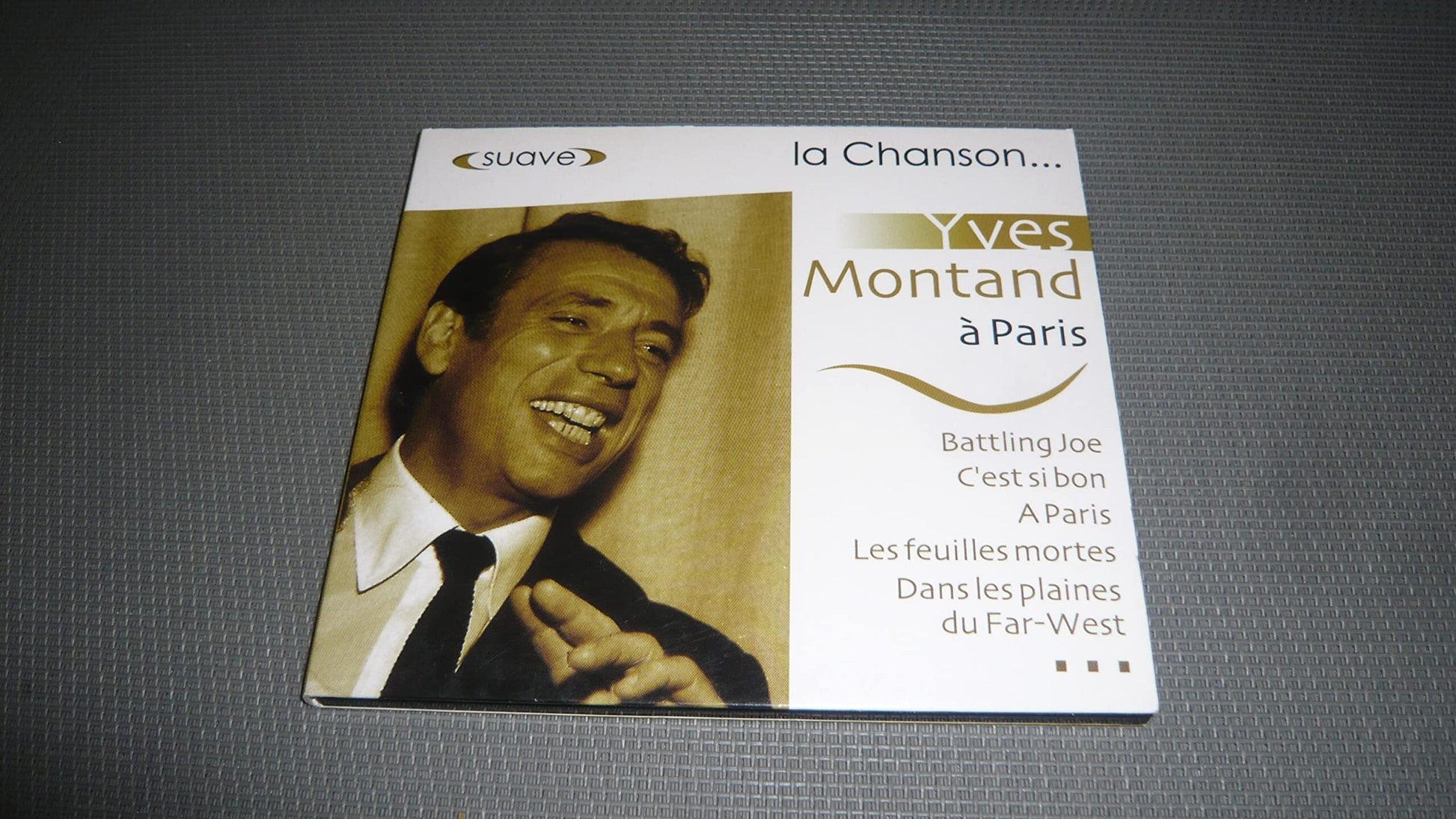 Collection Suave la chanson - A Paris - Montand, Yves - CD